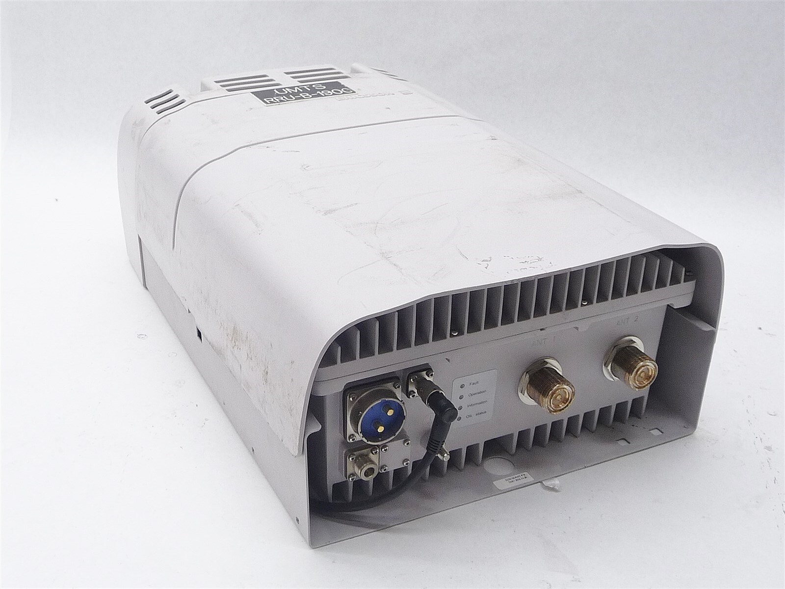 ERICSSON RRU22 1940 BASE STATION REMOTE RADIO KRC 161 134/2 R1J