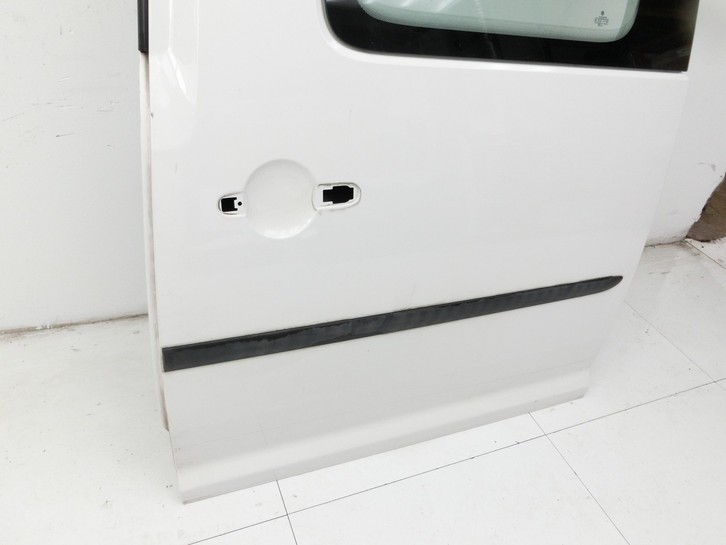 VW Caddy SA IV 15-20 Kombi Tür Schiebetür Links Hinten LB9A VW Caddy SA IV 15-20 11.04.2019 2K3843107C gebraucht Vorschau 2