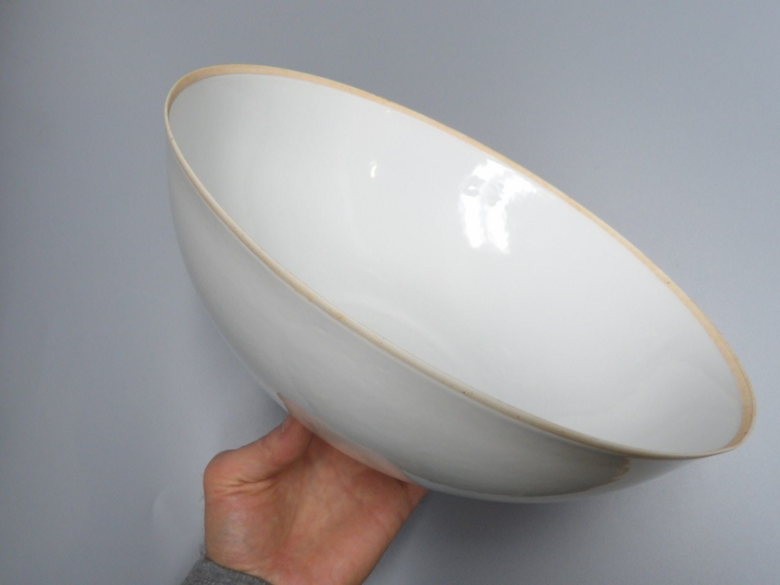 Large Chinese Ming style white eggshell anhua porcelain dragon bowl. Yongle mark