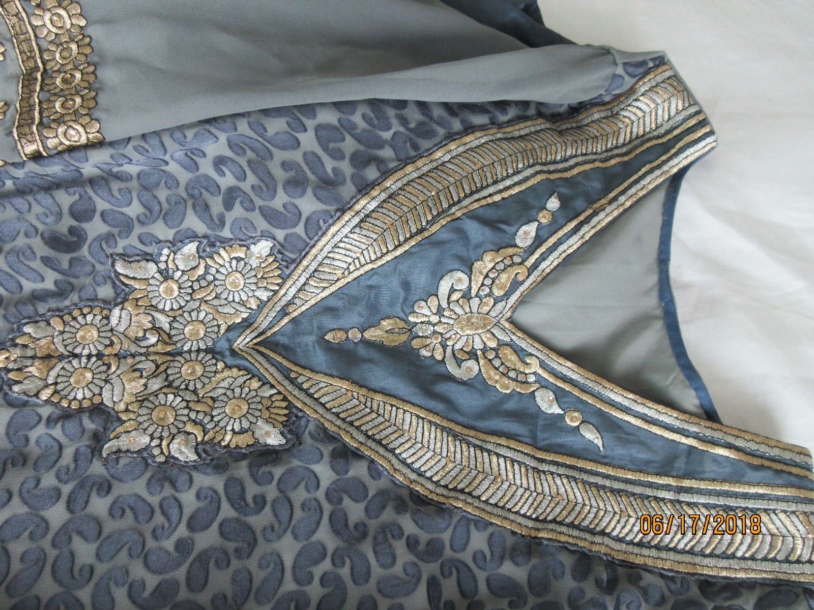 brandnew xL3 piece stiched gray&pink with  silver embriodery sal kam dup chiffon