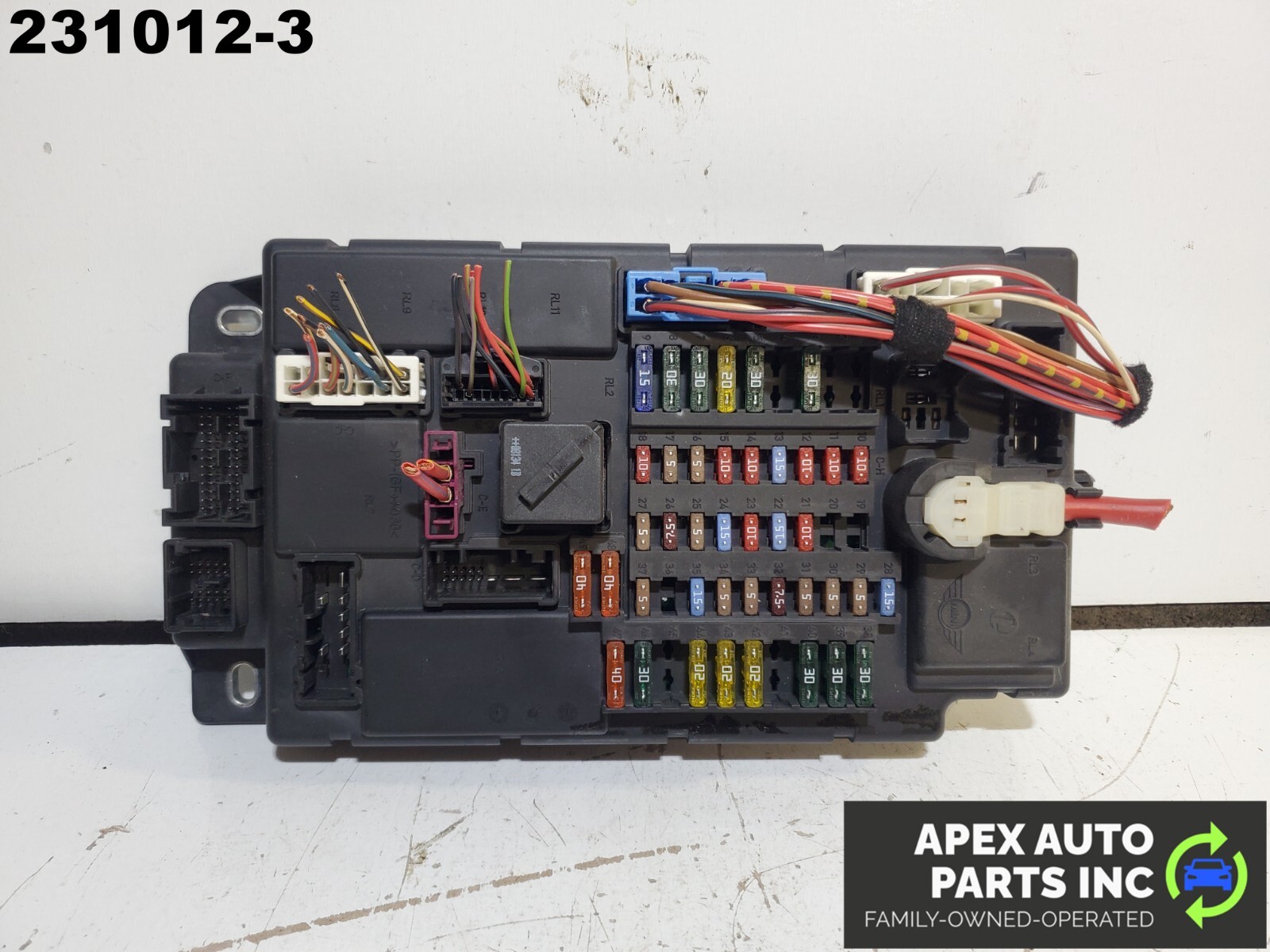 OEM 2008 Mini Cooper S Junction Box Fuse Module 61353448964 OEM 2008 Mini Cooper S Junction Box Fuse Module 61353448964