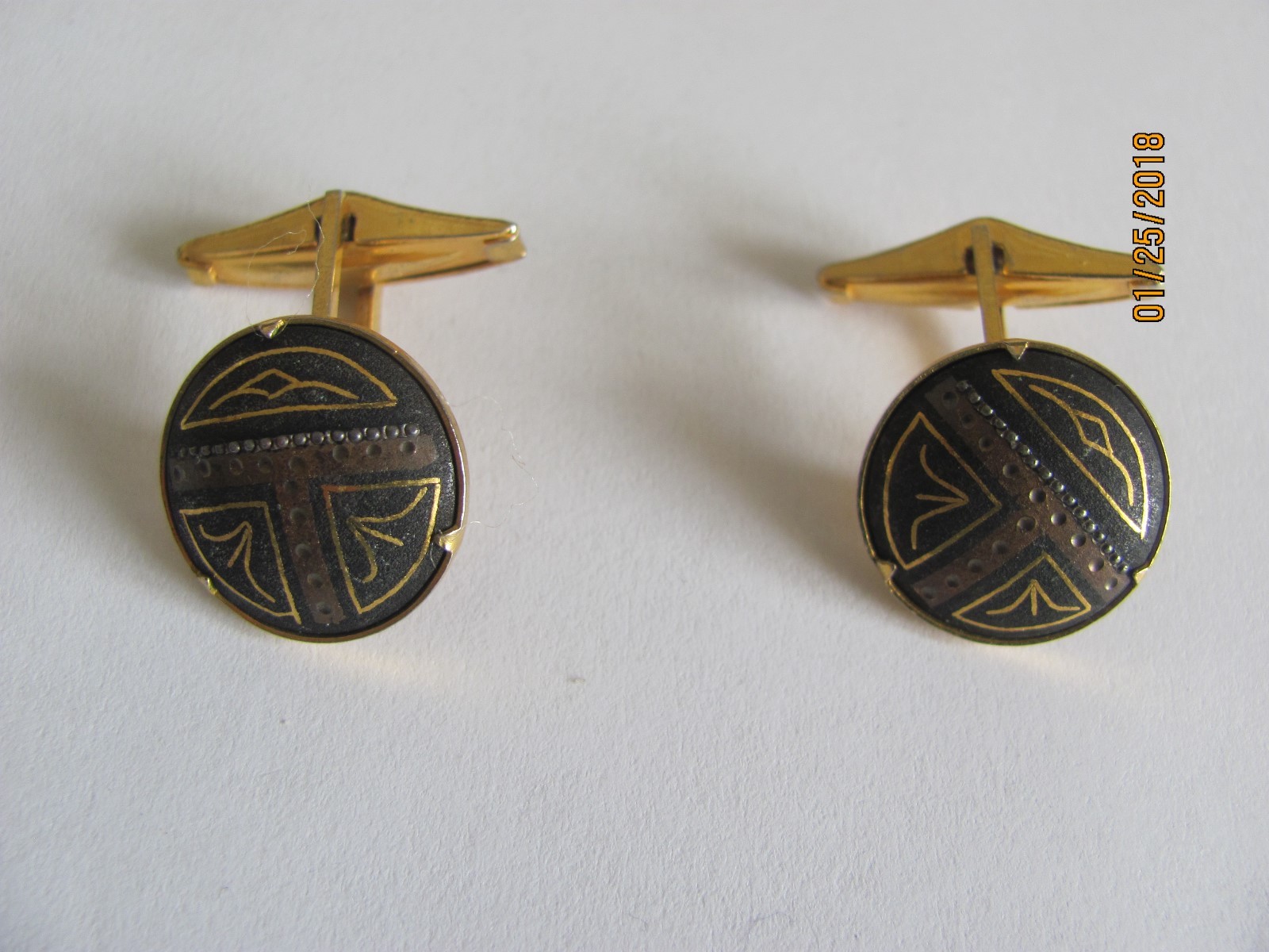 Vintage Lot Of Tie Tacks Tie Pin Spanish & Opalescent Cuff Links