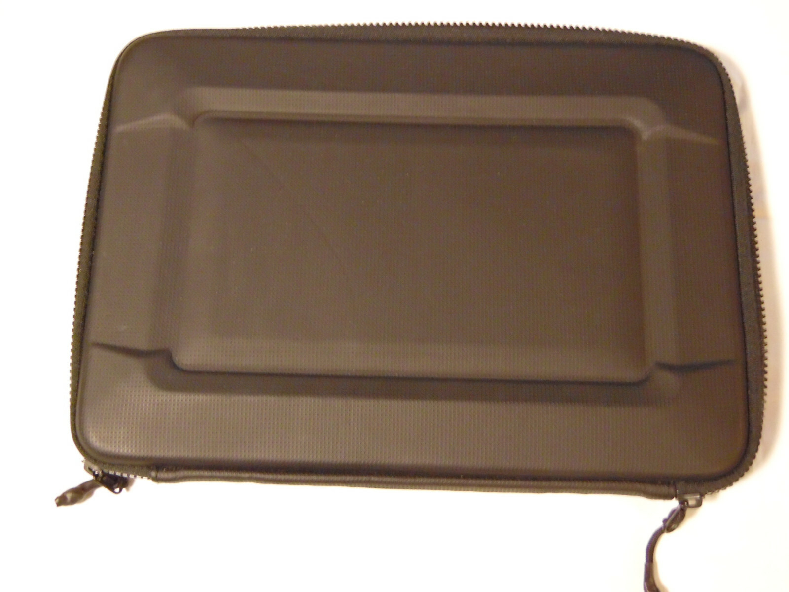 THULE Gauntlet 3.0 13 inch MacBook Sleeve Hard Case for MacBook Pro - USED