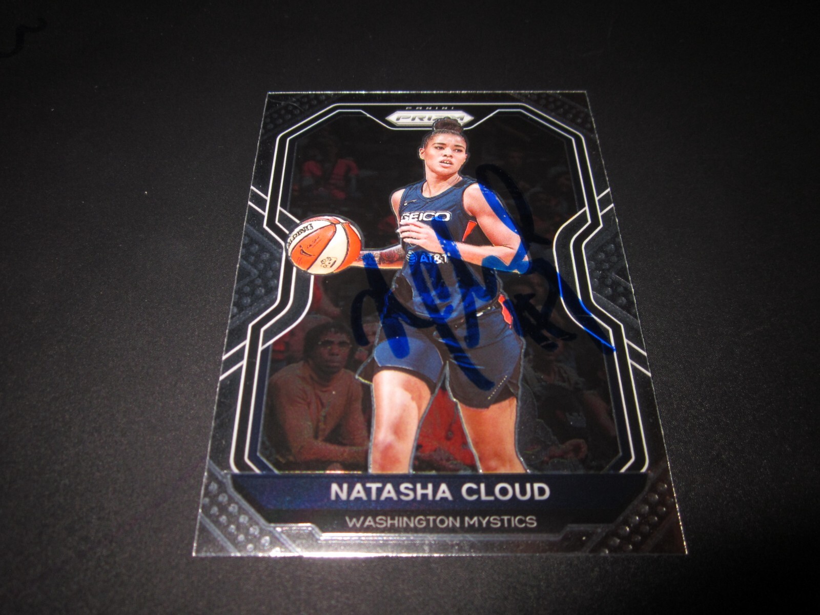 WNBA Super Stars サイン入り雑誌 s-l400.jpg