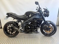 Triumph Speed Triple 1050.          !! FULL SERVICE HISTORY !!