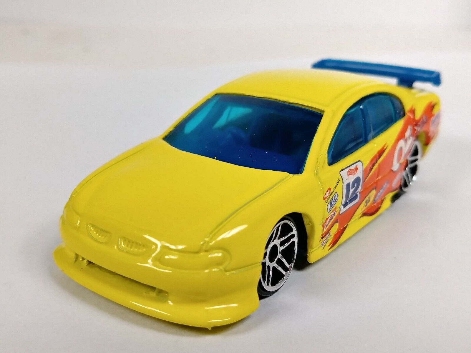 Mainline #143 Holden Ss Commodore (vt) Yellow Pr5 1/64 Loose