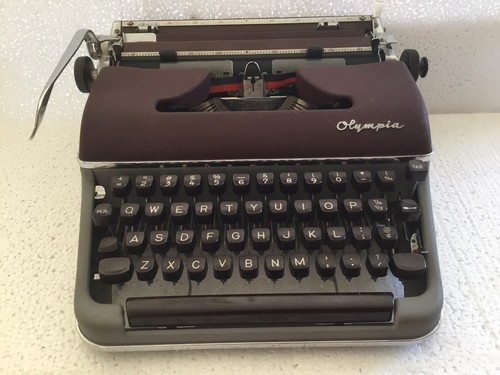 Olympia SM3タイプライター 1950年代 ケース付き　グレー Olympia SM3タイプライター 1950年代 ケース付き グレー