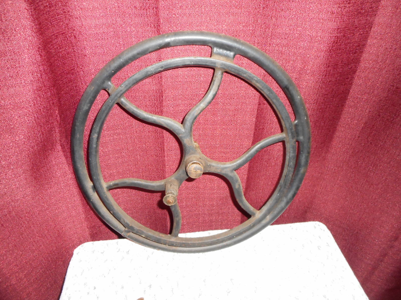 ANTIQUE VINTAGE REMINGTON TREADLE SEWING MACHINE CAST IRON FLYWHEEL W/GUARD