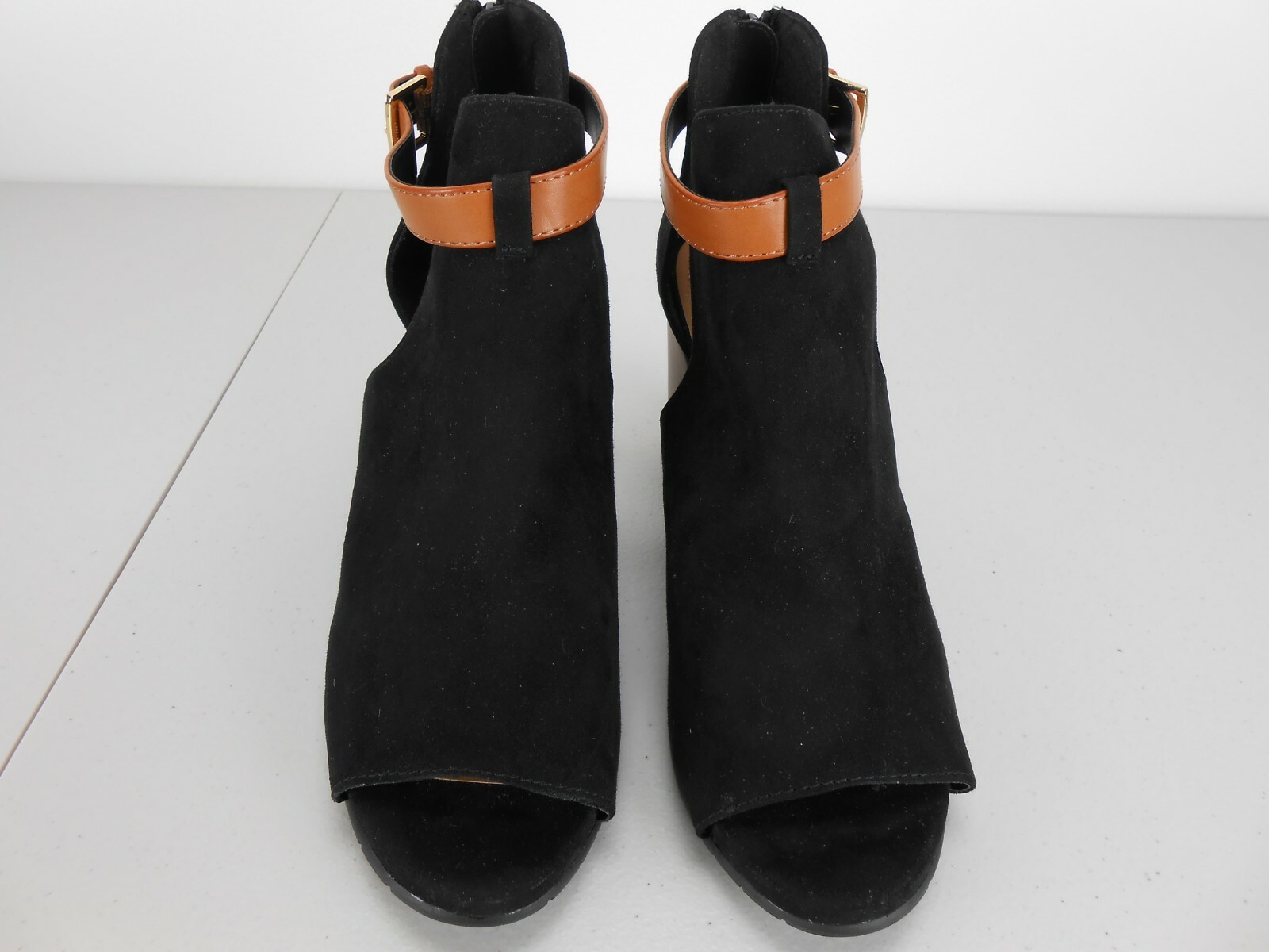 【美品】ショートブーツ　KENNETH COLE　革靴 ブラック　サイズ：10 Kenneth Cole Black Leather Mid Calf Zip up Buckle Pointed