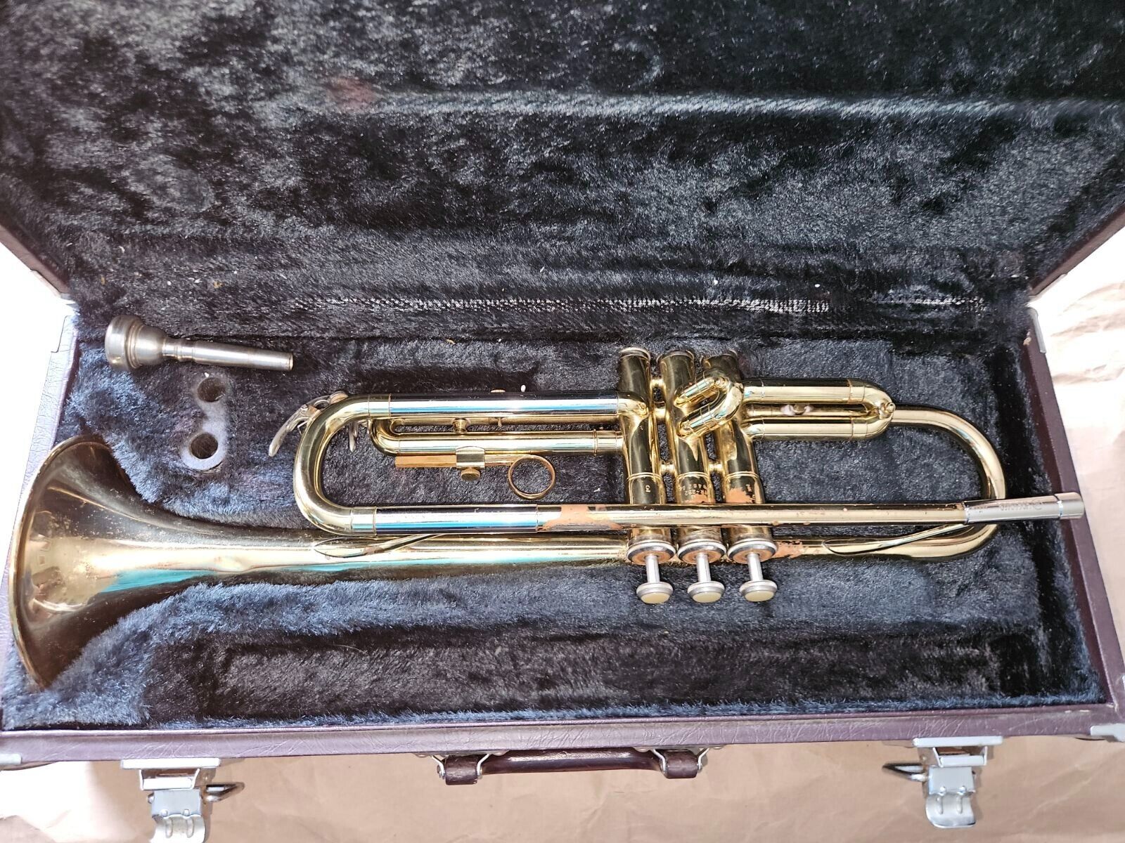 Yamaha YTR-232 Trumpet, Japan, with case, Good Cond, Missing Yamaha YTR-232 Trumpet, Japan, with case, Good Cond, Missing