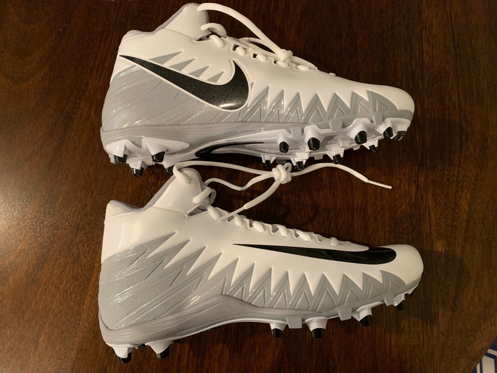 Nike Alpha Menace Varsity Mid Football Cleats NIB White Black Metallic Silver