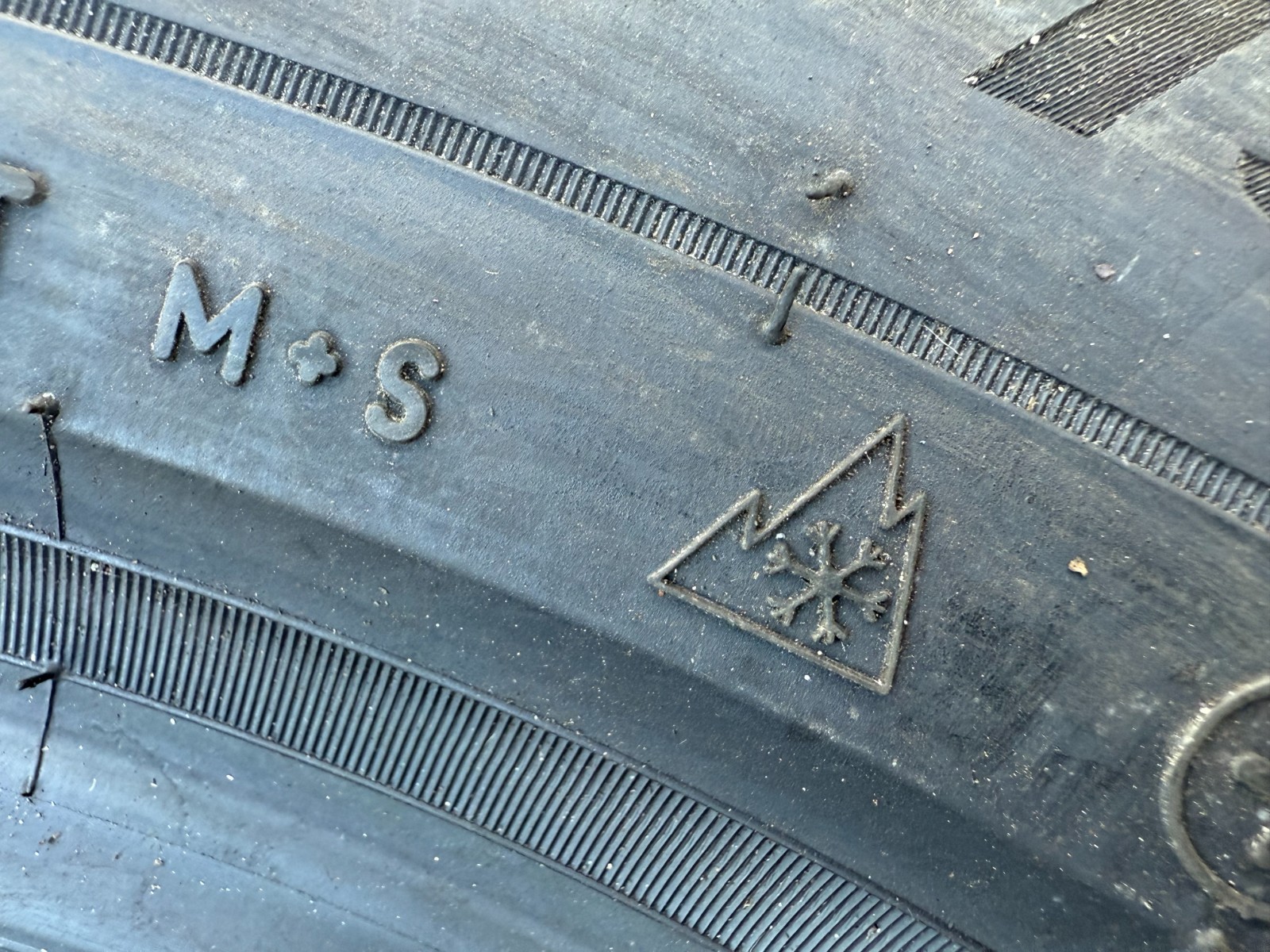 New 255 50 19 Pirelli, Winter, AO, M+S, EV, 103T, x1 Tyre (F1_tyres) YD285