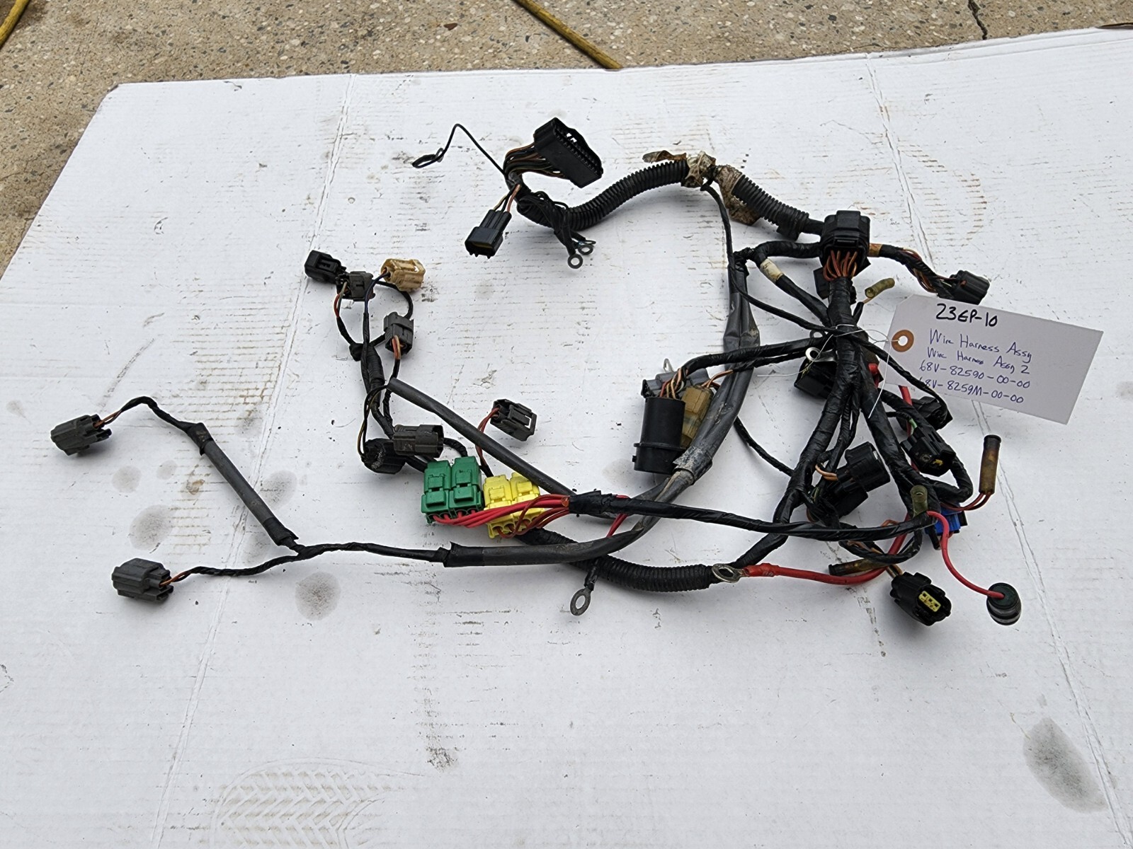 YAMAHA COMPLETE WIRE HARNESS ASSY W/ ASSY 2, 68V-82590-00-00 YAMAHA COMPLETE WIRE HARNESS ASSY W/ ASSY 2, 68V-82590-00-00