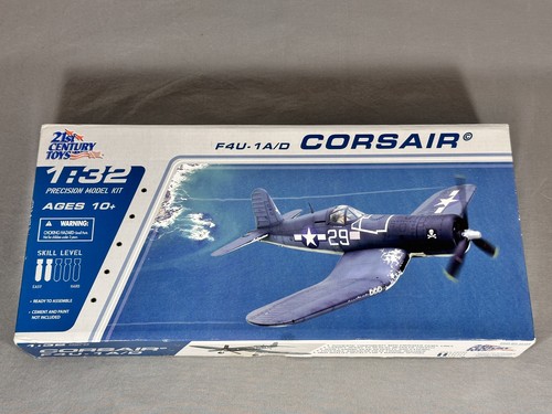 新品未開封　Smithsonian F4U Corsair スケールモデルキット Smithsonian F4U Corsair Model Kit