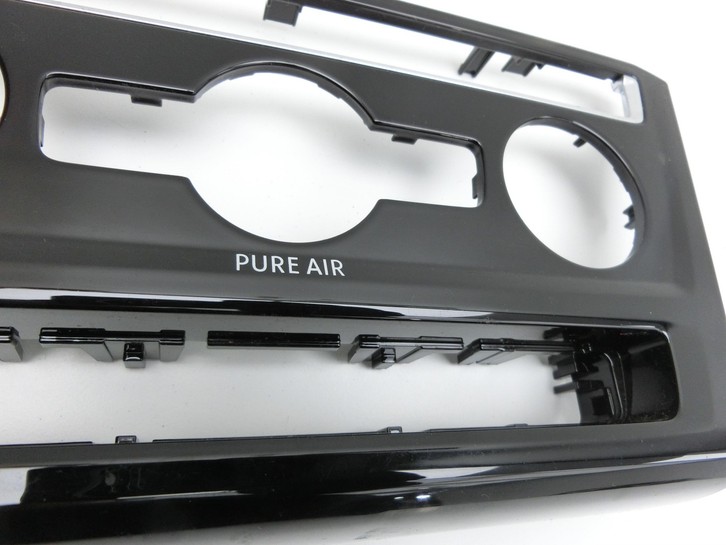 VW Touran II 5T 15-24 Blende Verkleidung Einbaurahmen VW Touran II 5T 15-24 12.05.2016 5TA863324B gebraucht Vorschau 3