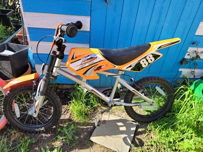 Motorbike Style Pedal Bike 16". Kids/boys bike