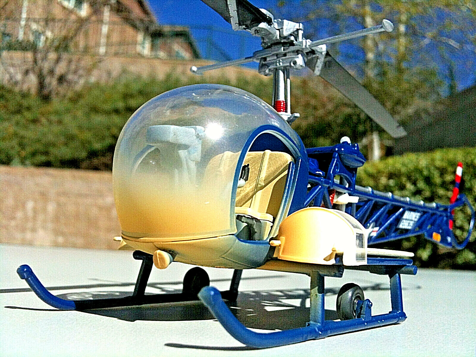 Corgi Bell H-13 Sioux Helicopter USMC HMX-1 Experimental
