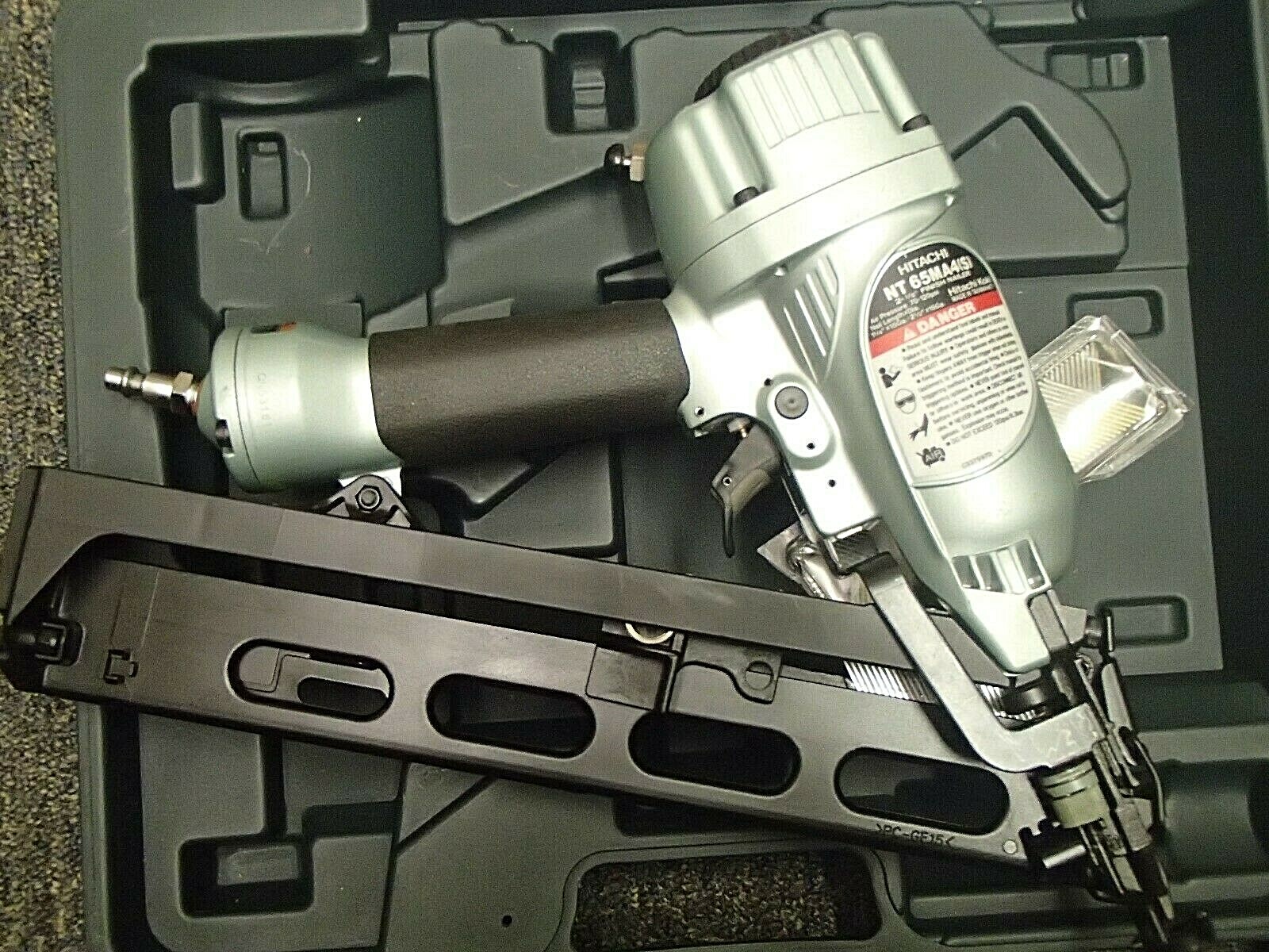 Hitachi NT65MA4(S) 2-1/2'' 15-GA Angled Finish Nailer