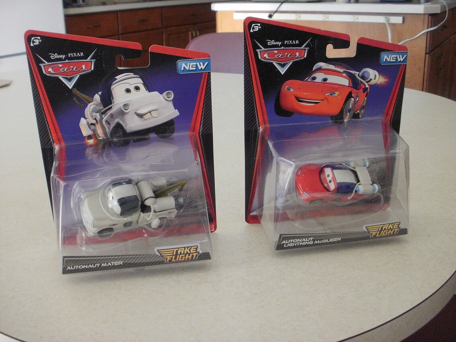 TAKE FLIGHT AUTONAUT MATER カーズマテル Disney Pixar Cars Take Flight Autonaut Mater 155 Diecast Car