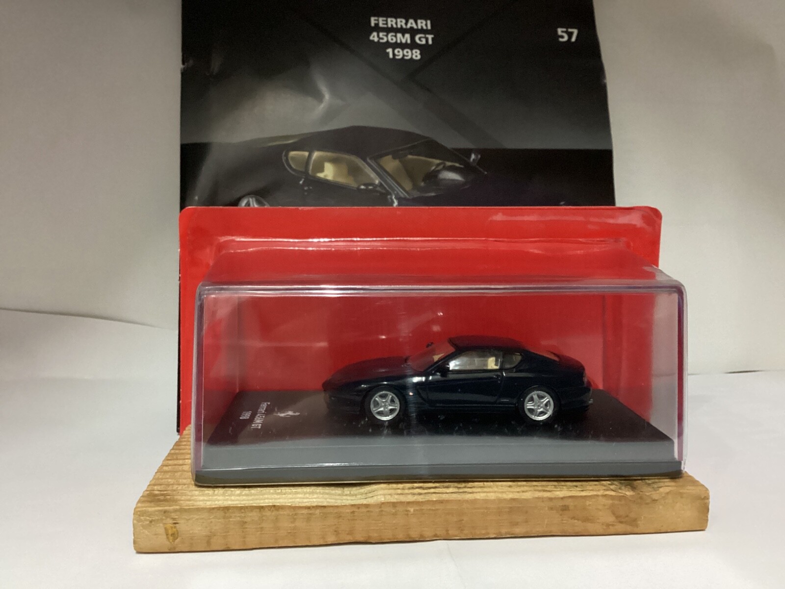 Ferrari 456M GT 1998 1/64 Die-Cast + Booklet Limited Edition
