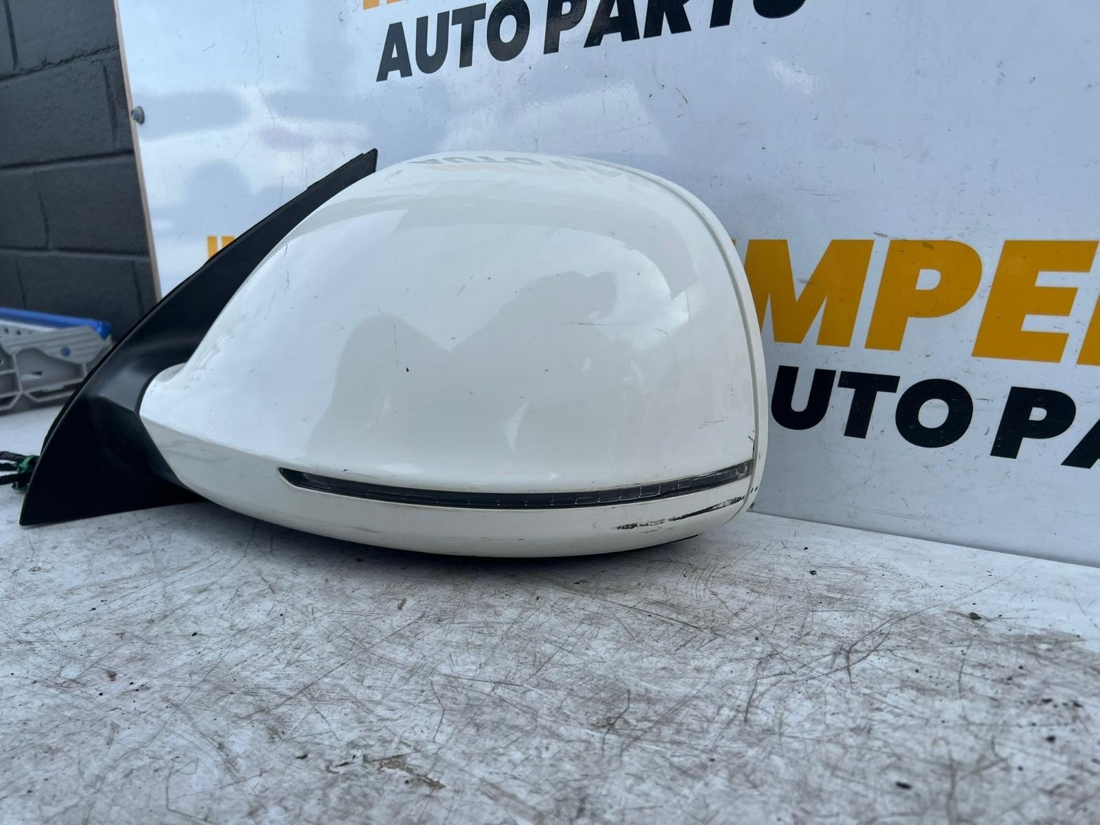 AUDI Q7 4L 09/2006-09/2009 LEFT DOOR MIRROR MANUAL FOLD WITH INDICATOR - thumbnail 3