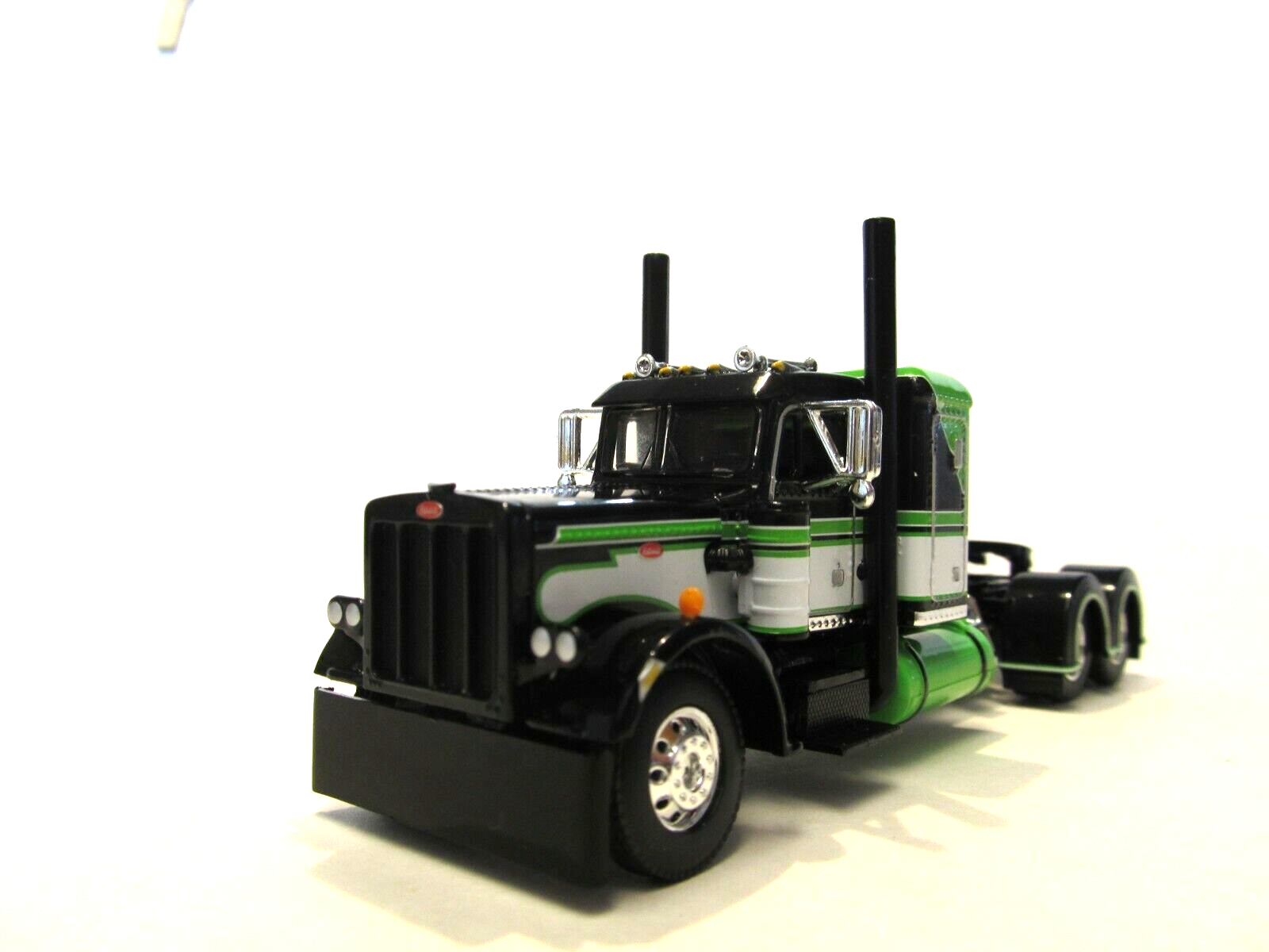 PETERBILT／THE EVOLUTION OF CLASS Peterbilt: The Evolution of Class – transportbooks.com – A