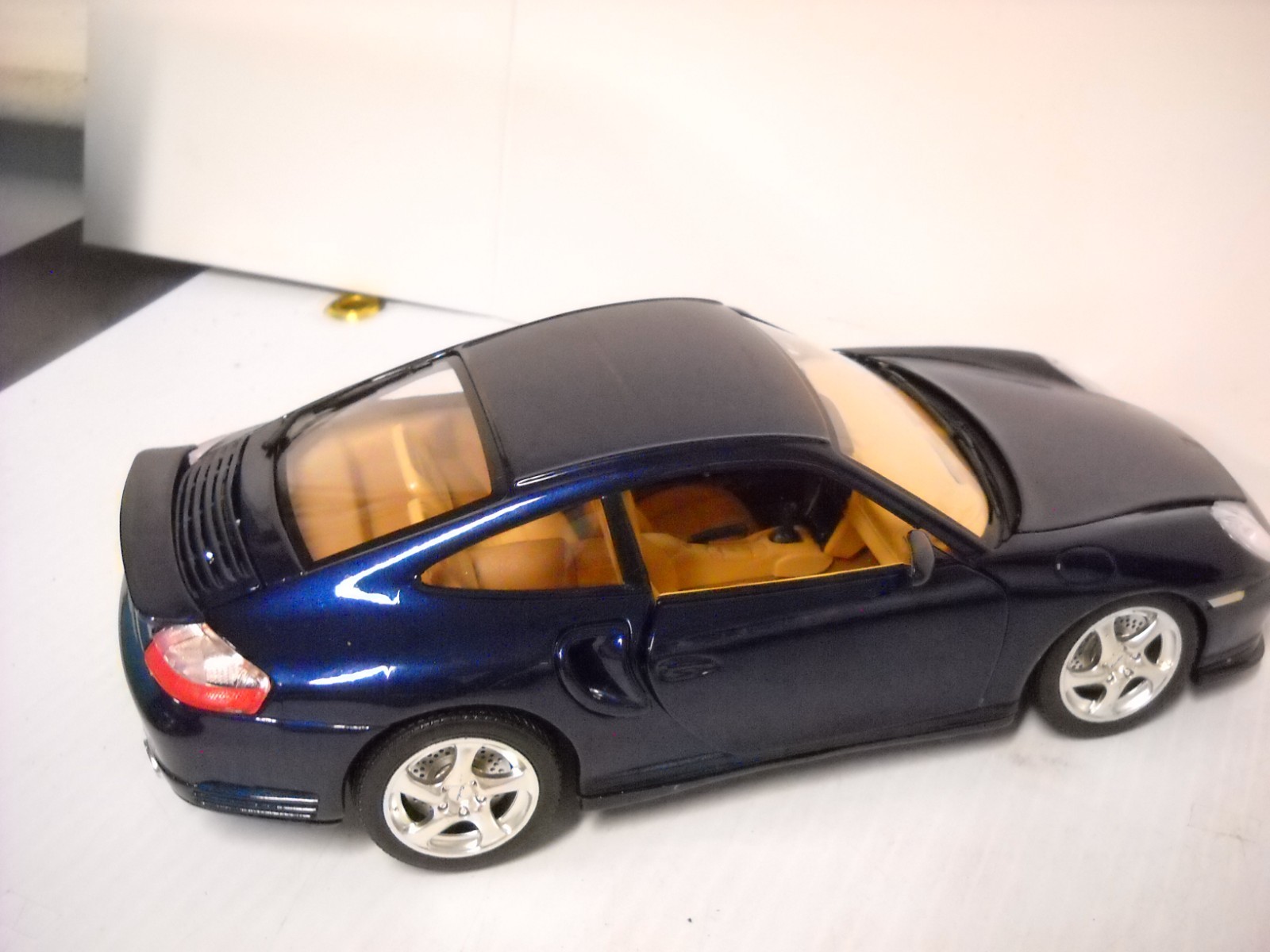 Bburago 1999 Porsche Turbo 996 Navy Blue 1:18 Scale Die Cast