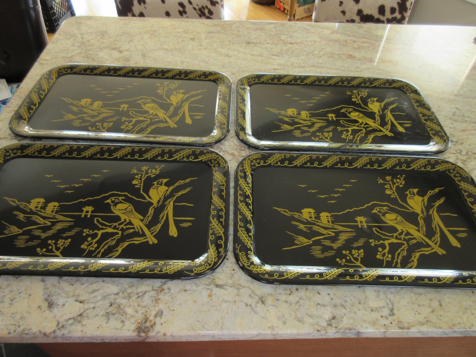 VTG 4 METAL SERVING TRAYS 18