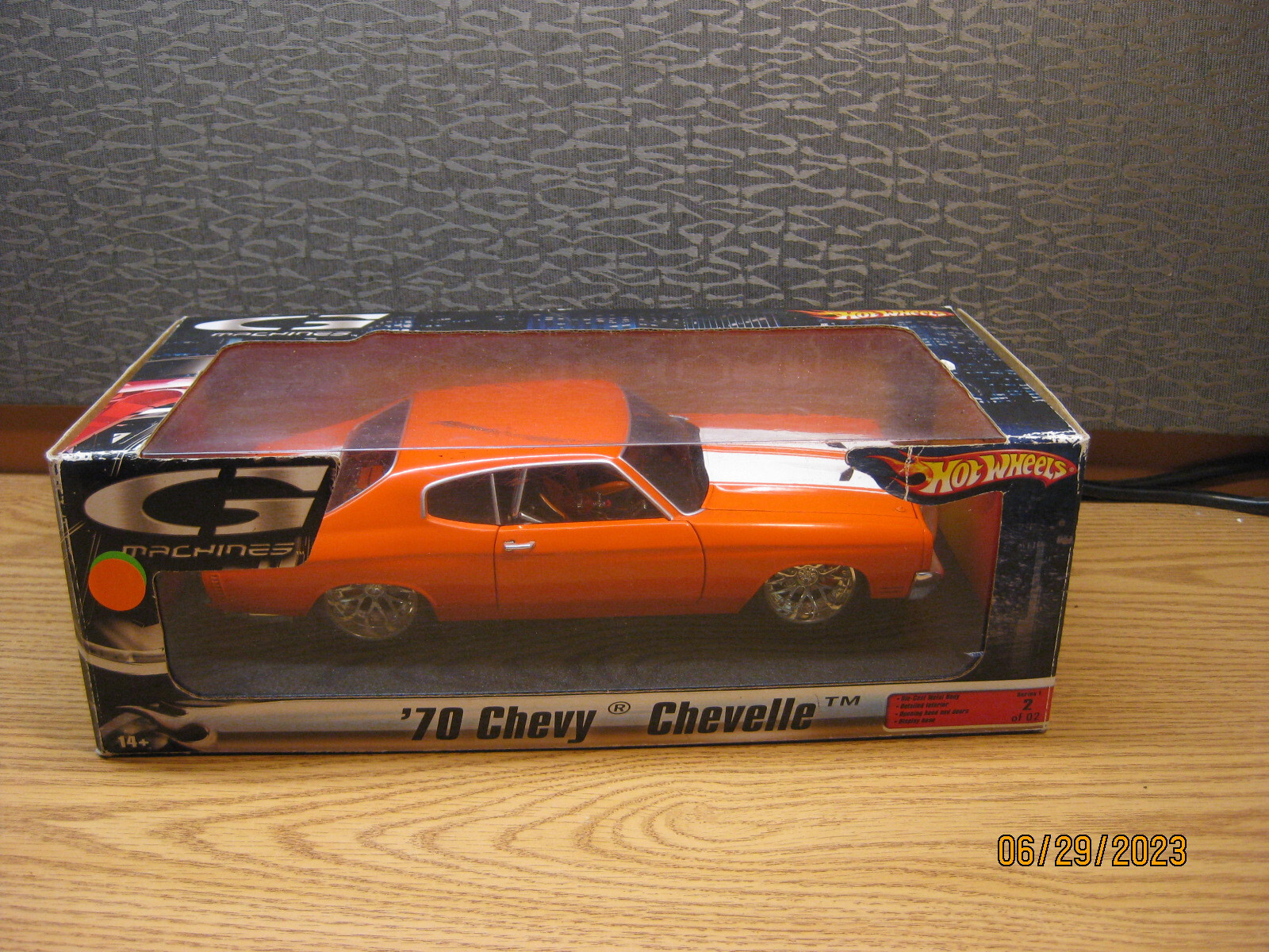1/18 1970 CHEVY CHEVELLE IN ORANGE BY HOT WHEELS 1/18 1970 CHEVY CHEVELLE IN ORANGE BY HOT WHEELS