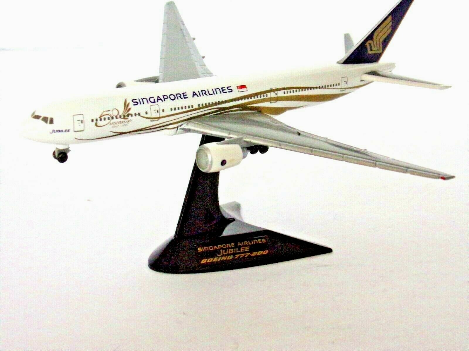 ヘルパ Herpa オーストリア航空 B777-200 1/500 Amazon.co.jp: Herpa飛行機モデルオーストリア航空ボーイング777