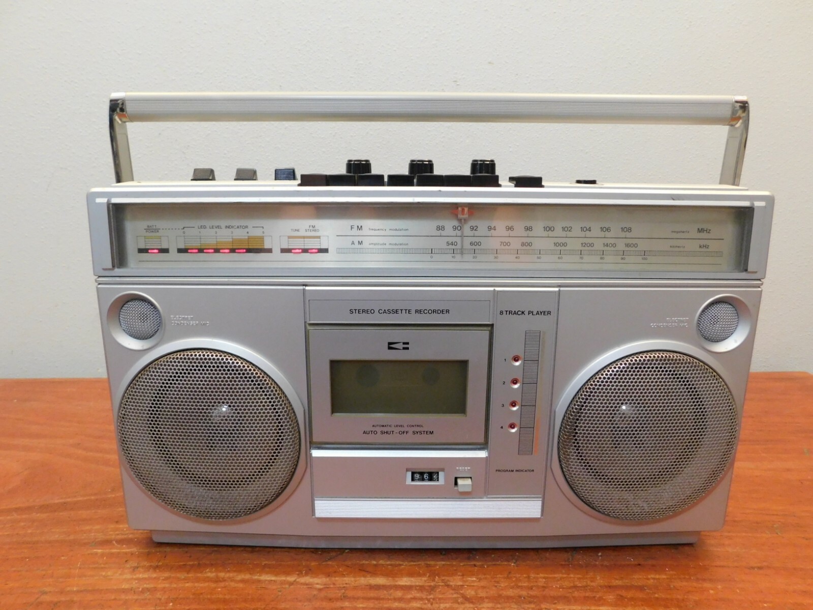 Montgomery Ward GEN3995 Vintage Boombox Radio Cassette 8 Track Player