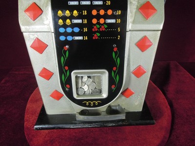 Antique Mills Slot Machine 5 cent Diamond Front 1933- 1946