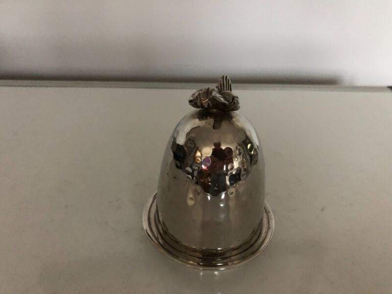 SILVER PLATED EGG CUP WITH A BEHIVE COVER AND A BEE FINIAL