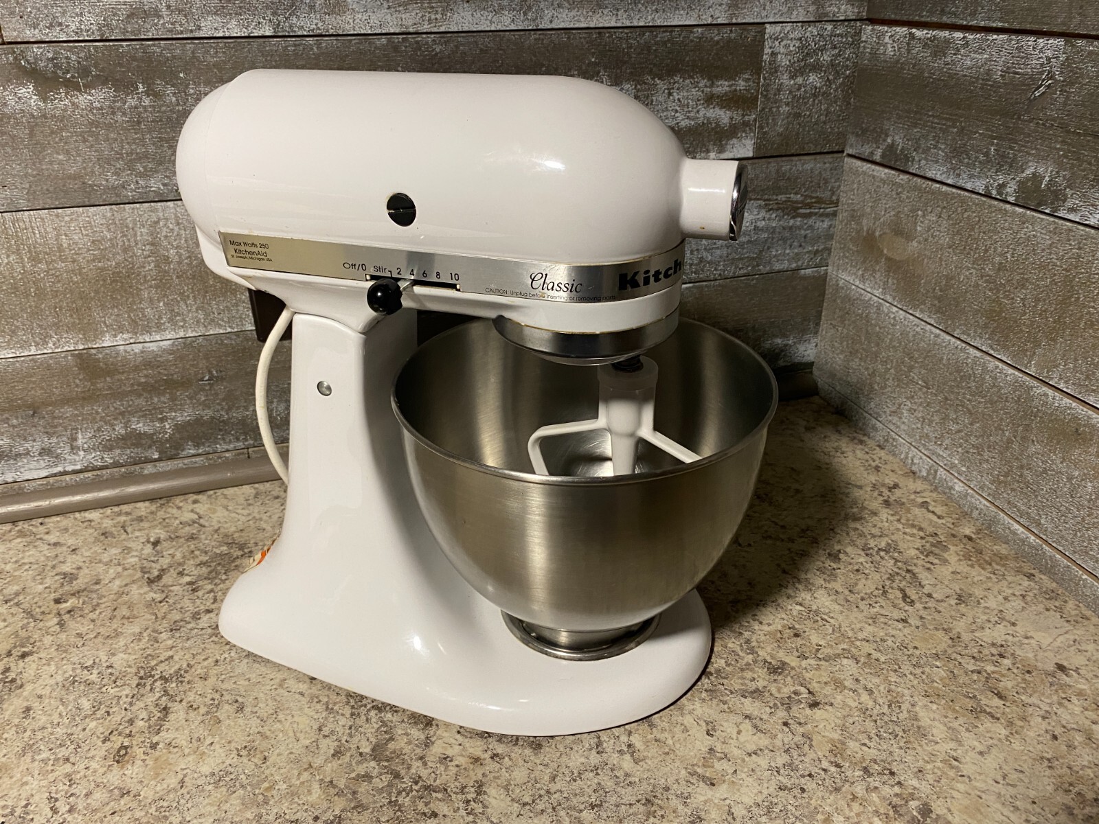 KitchenAid Classic ホワイト スタンドミキサー K45SS Amazon.com: KitchenAid Classic Series 4.5 Quart Tilt-Head