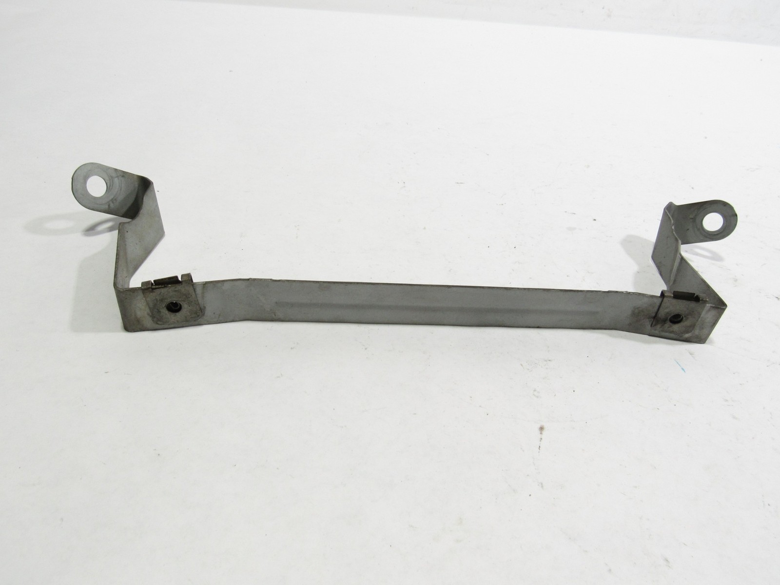 13-19 Mercedes SL550 R231 2013 Front Lower Engine Splash Cover Mount Bracket |Y