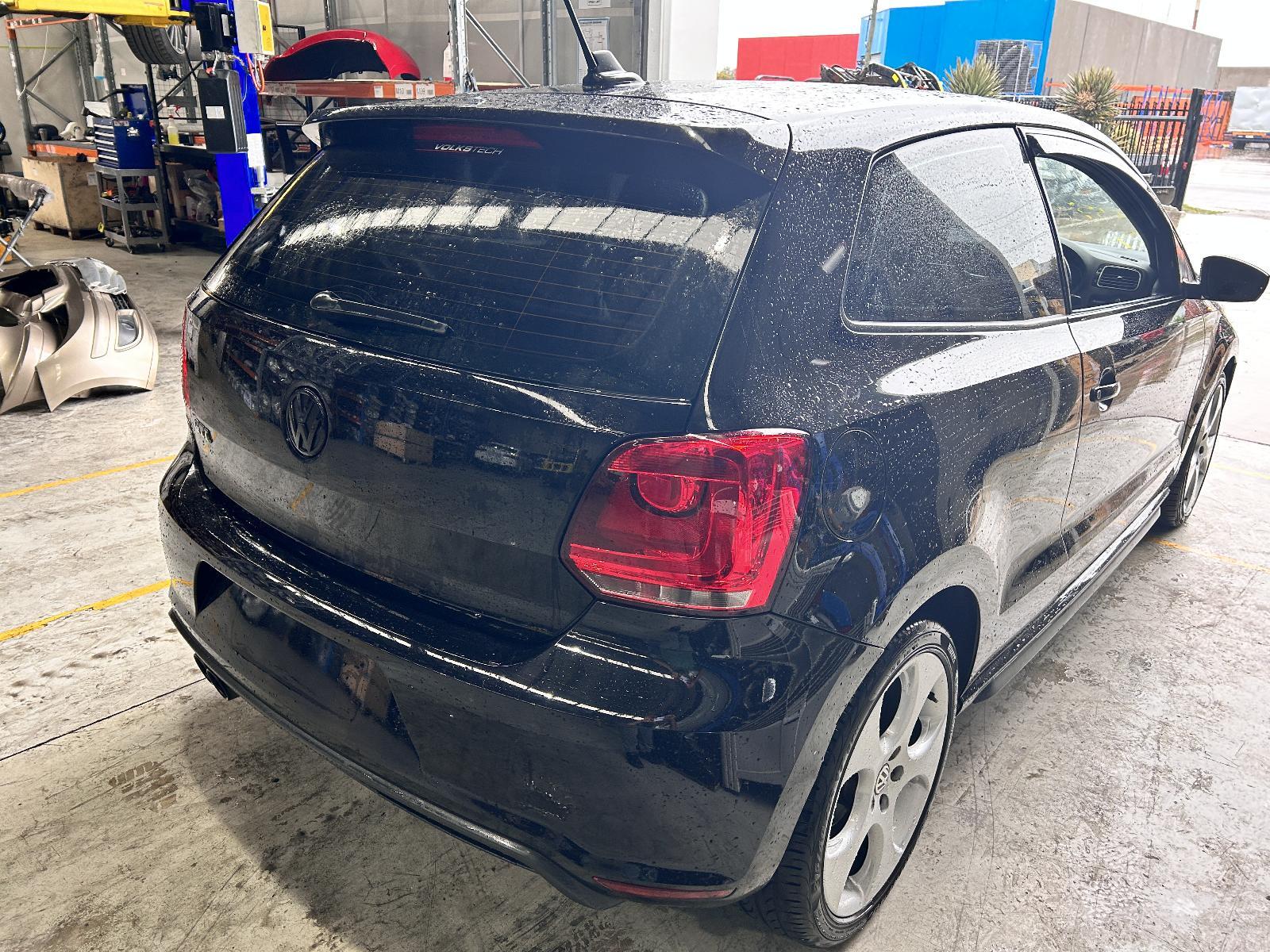 2012 Polo VW TAILGATE 6R SPOILERED TYPE 05/10-05/14 P/N 6R6827025C COMPLETE image 10