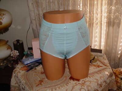 vintage panty by issabella size large light blue lace on sides and doulbe inlay 