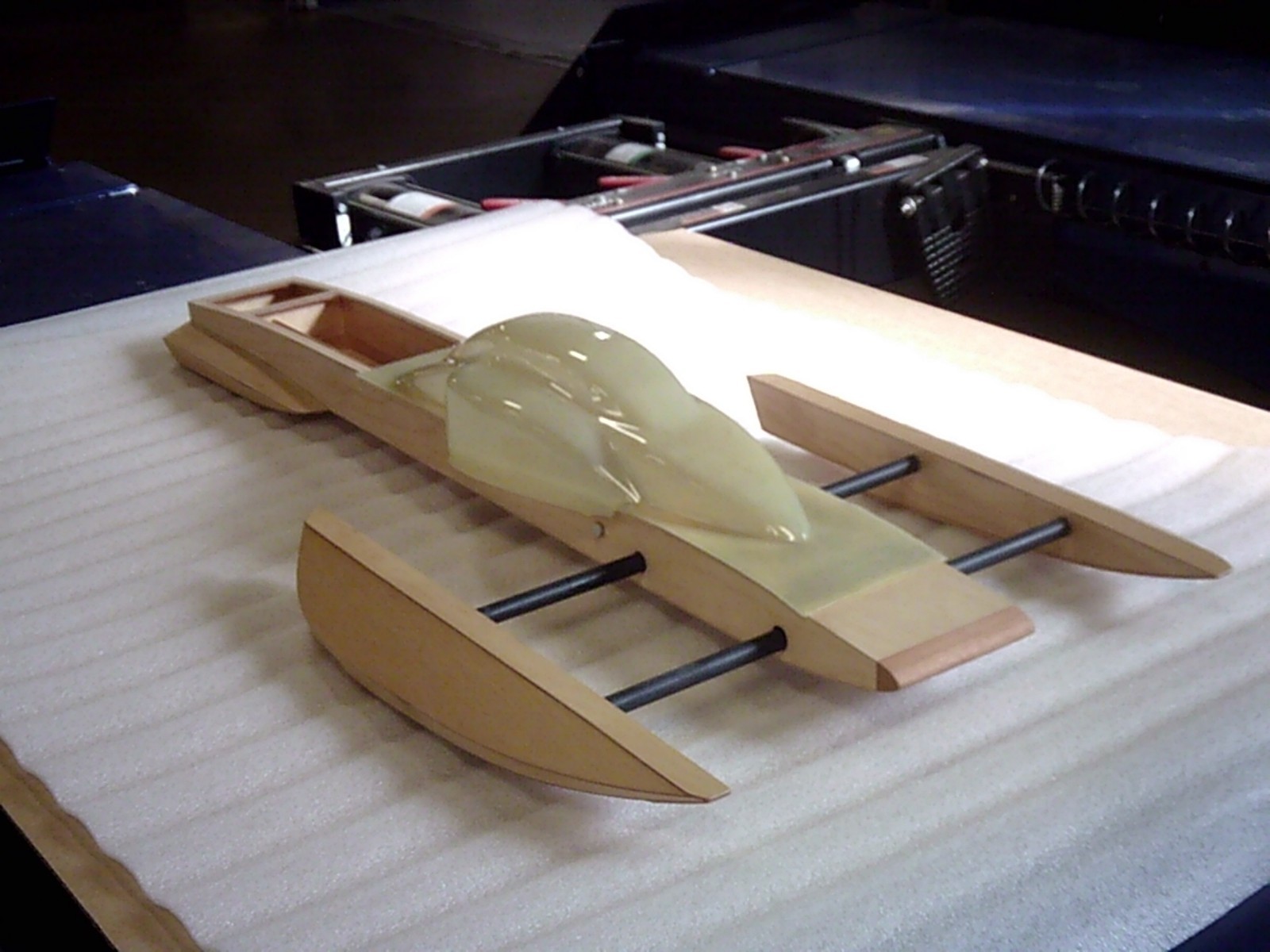 R/C GAS BOAT ZENOAH OUTRIGGER BLAZER MARINE SLINGSHOT NEW BOAT HULL (relisted)