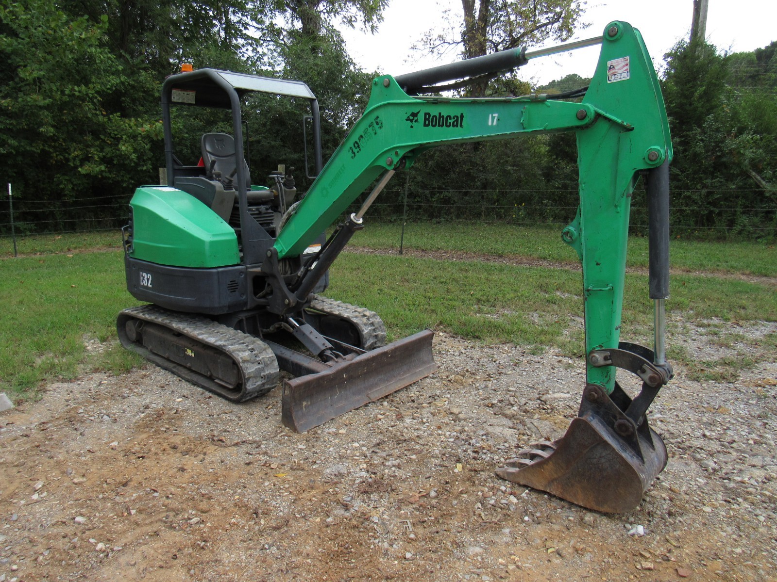 2012 Bobcat E32 Mini Compact Track Excavator with 18