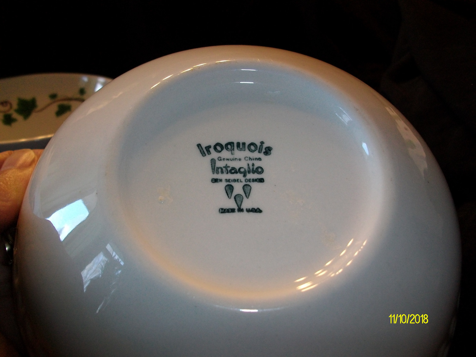 Iroquois Intaglio ivy pattern china-mugs/bowls