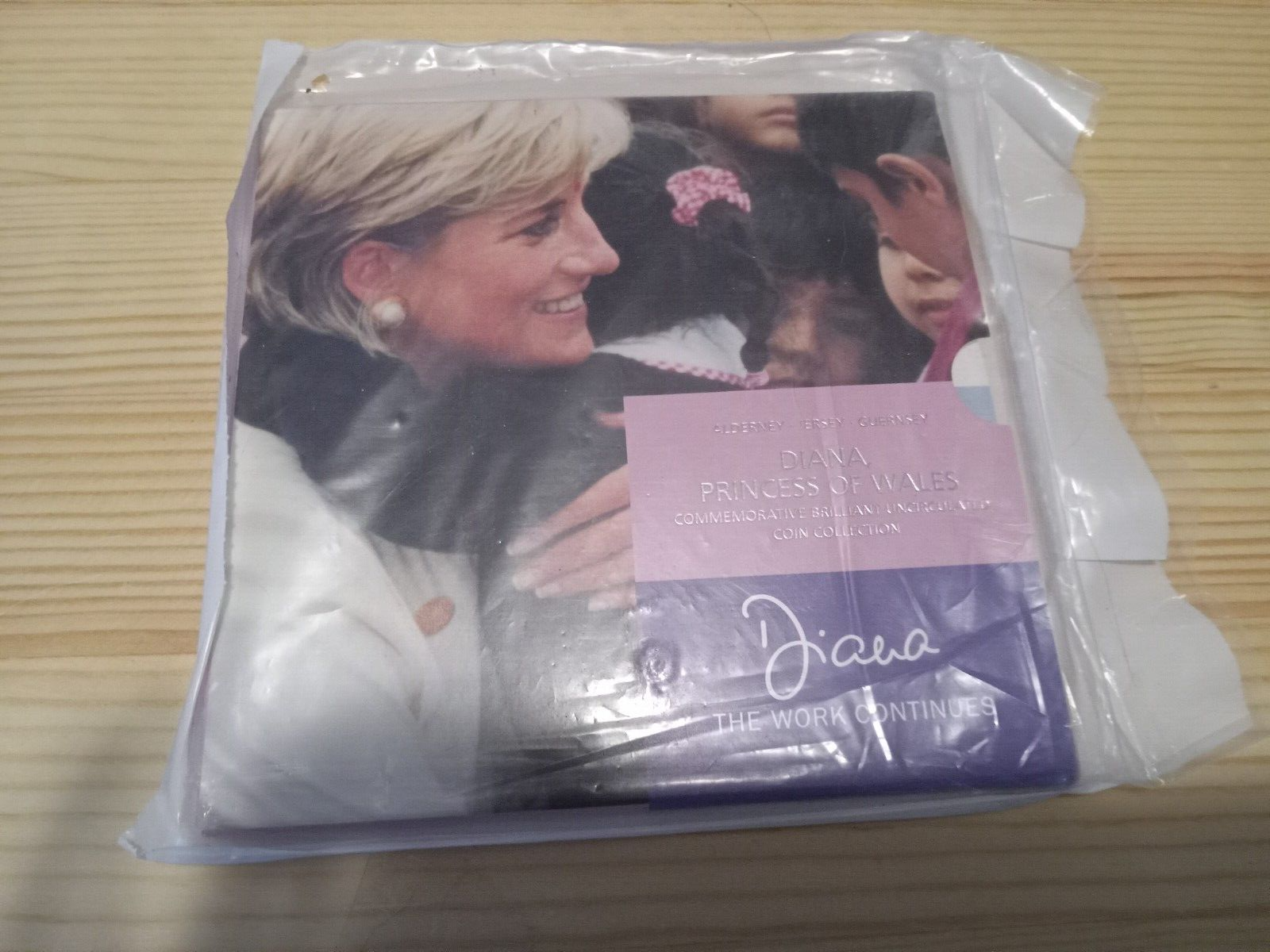 ＤＡＩＮＡ-ＲＯＹＡＬＭＩＮＴ Diana Princess of Wales Commemorative BU Coin Collection