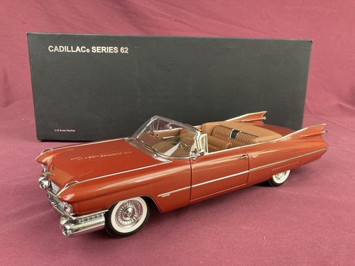 Autoart CADELLAC SERIES 62　1/18（赤） AUTOart 1:18 Cadillac Series 62 Eldorado Convertible Bj