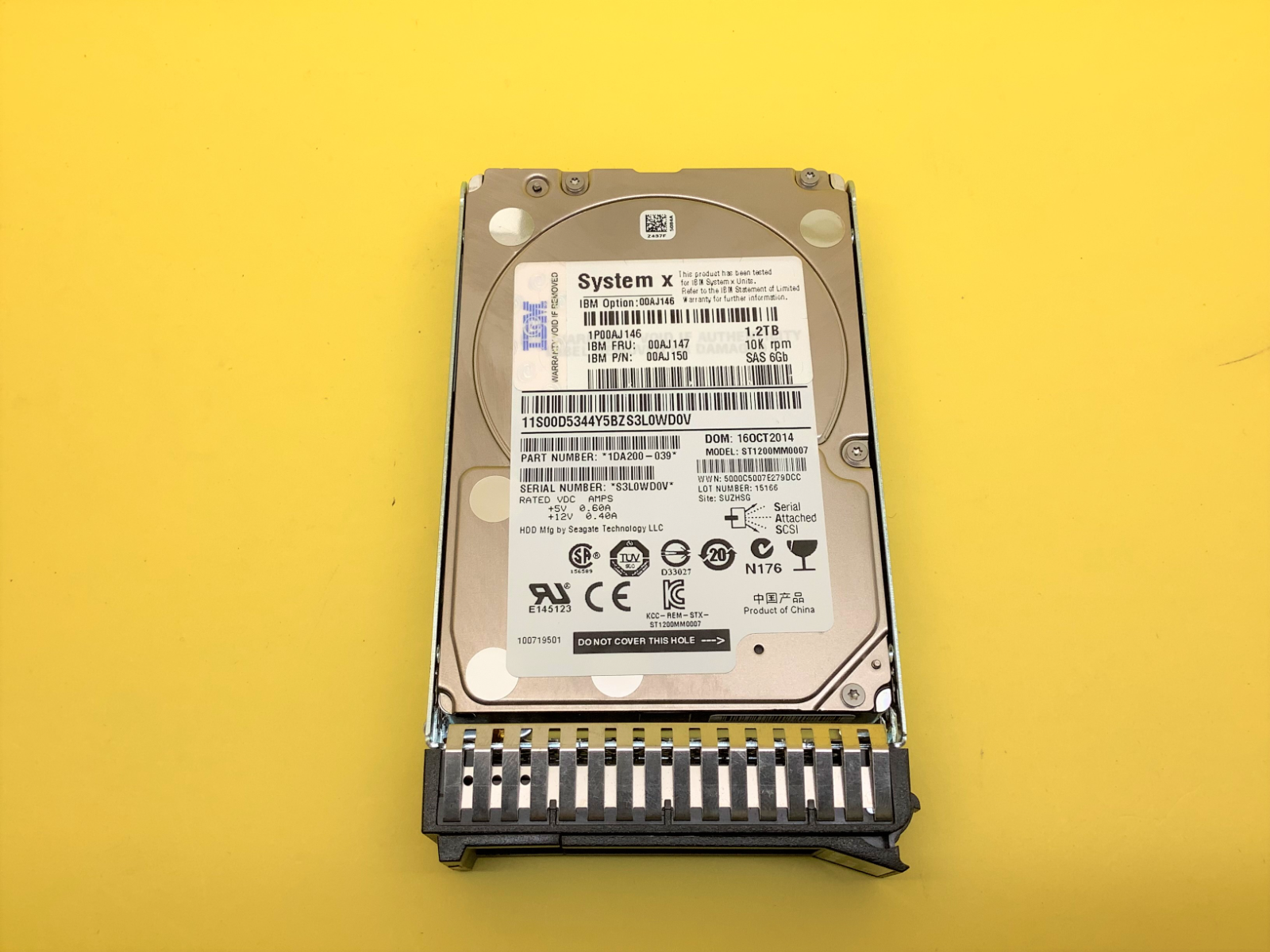 IBM 00AJ146 00AJ147 00AJ150 Lenovo System X 1.2TB 10K RPM 6Gb/s SAS 2.5" HDD