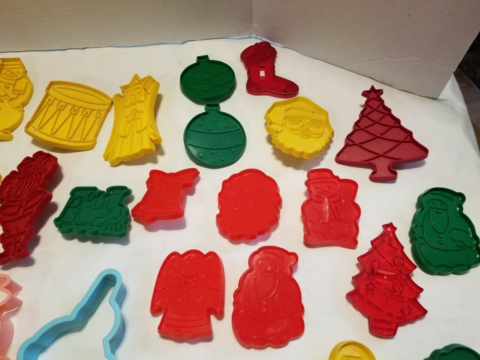 Huge Lot 50+  Vintage Plastic Cookie Cutters Hallmark Wilton Parachute Press