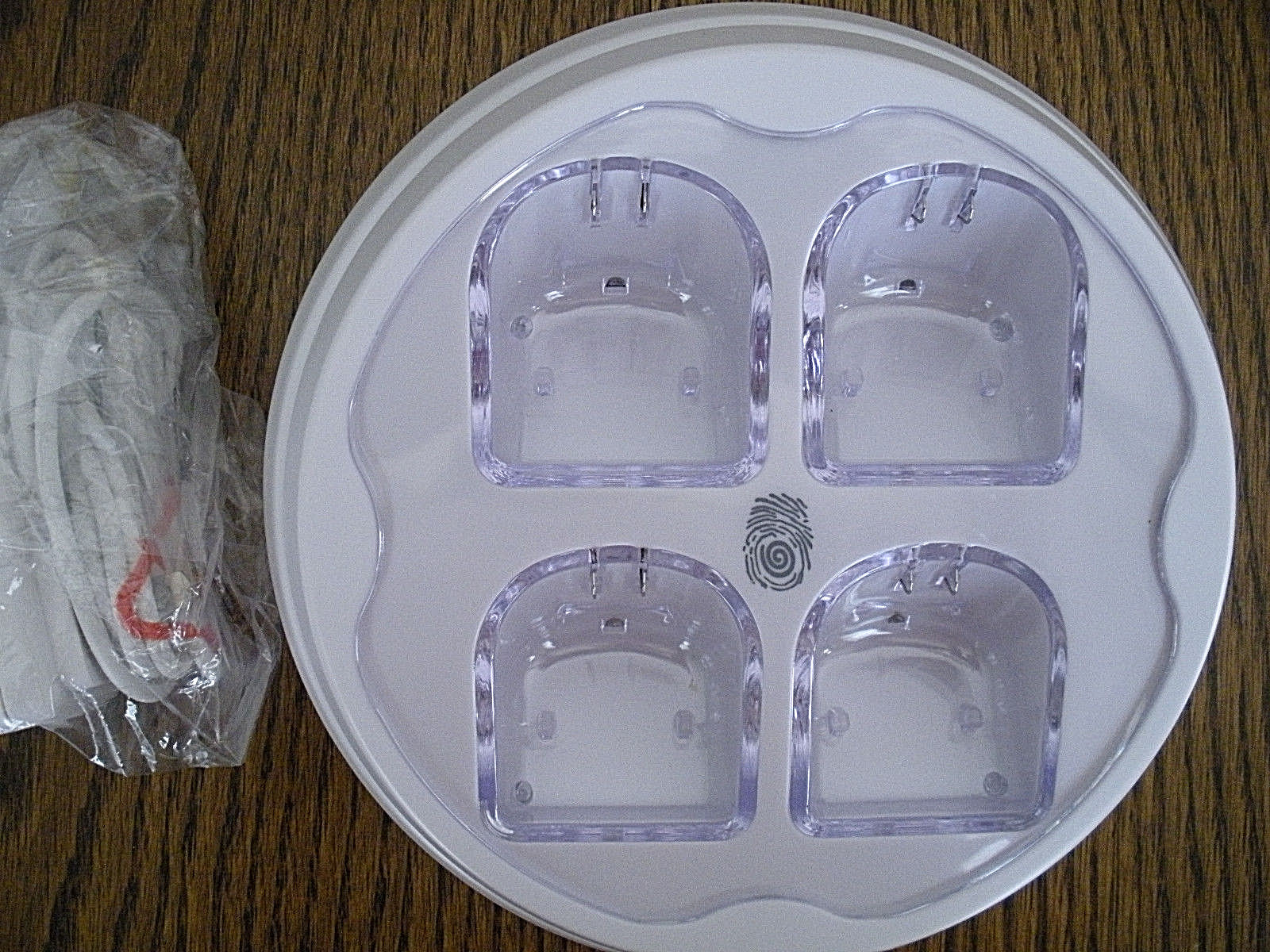 -Psyclone Wii 4-Dock Recharge Station PSE6501 - w/ AC Adapter