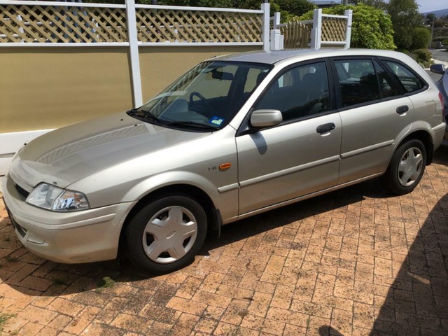 Ford laser 2001