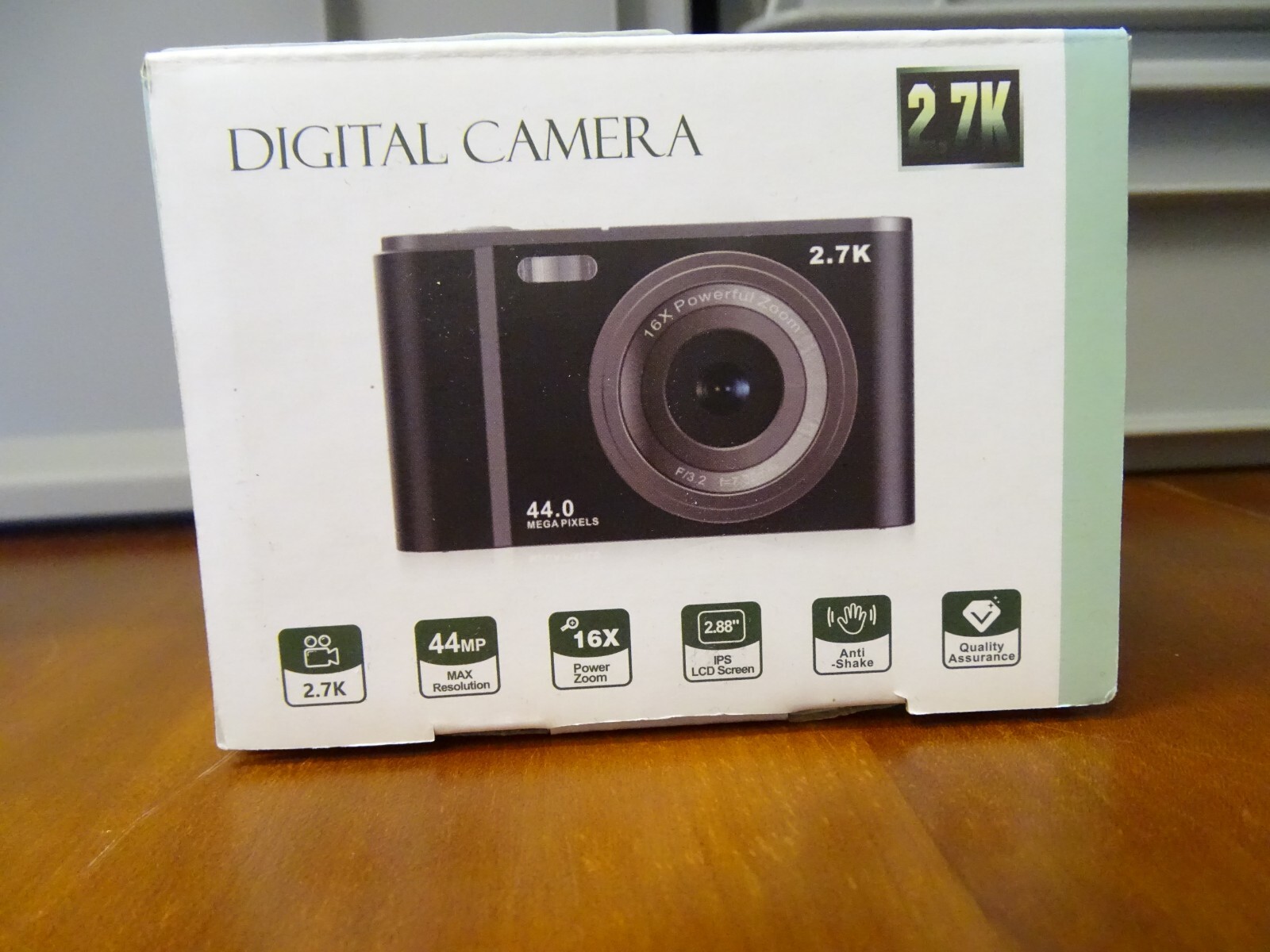 Digital Camera 2.7 K 44.0 Mega Pixels 16x Powerful Zoom F