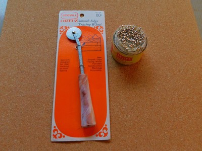 Vintage Scovil  Dritz Smooth Edge Tracing Wheel And with Pin Cushion #735