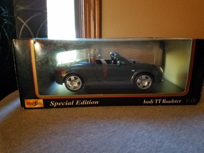Maisto Audi TT Roadster Gray Die-cast 1:18 Scale NIB Pre-owned DISPLAY ONLY