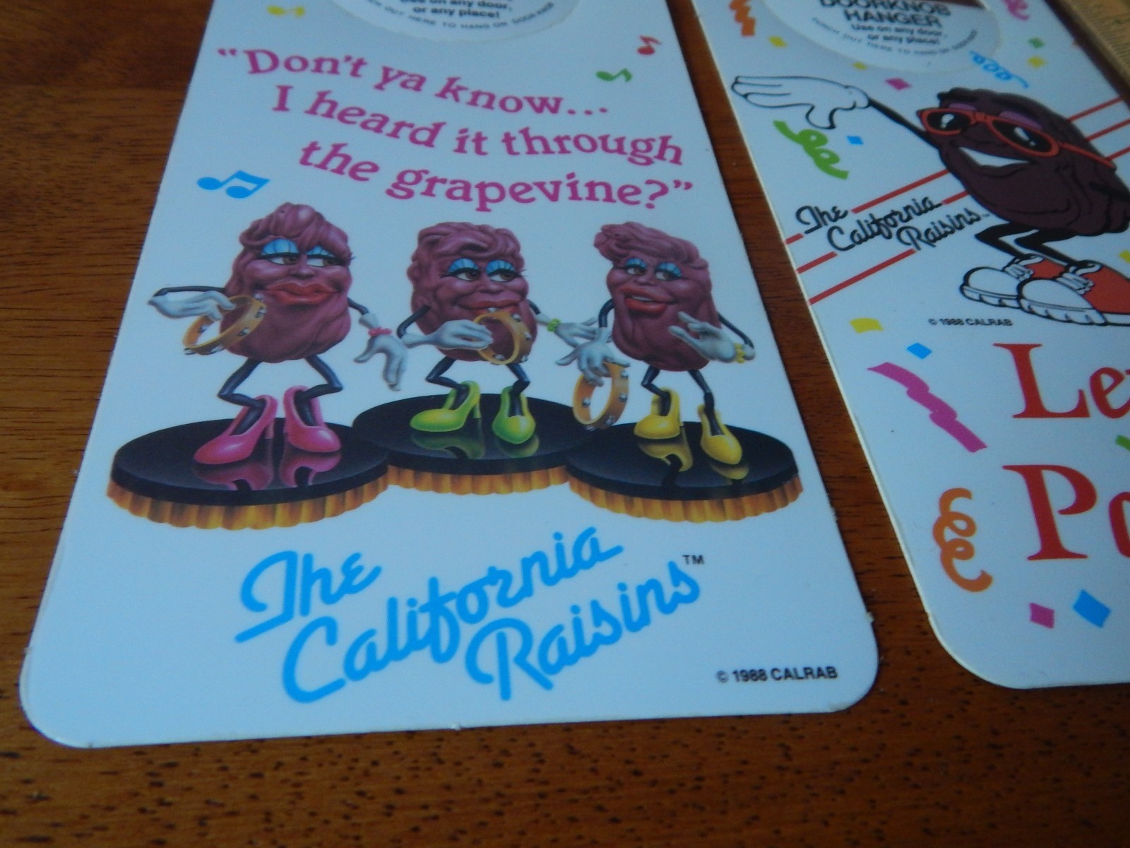 '80s CALIFORNIA RAISINS [LOT] Doorknob Hangers + (VHS x 2) Vtg Collectibles Ltd